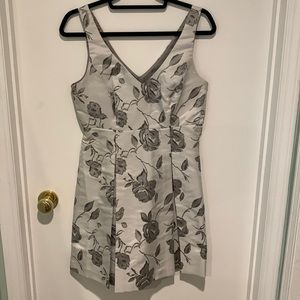 Elegant RW & CO grey metallic with floral pattern cocktail dress. Size US 2.
